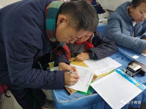 教育動態(tài) 精準(zhǔn)服務(wù)，區(qū)教育局開展優(yōu)秀書法教師團(tuán)隊(duì)進(jìn)校園活動